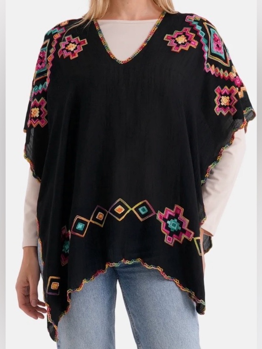 Mountain Girl Clothing embroidered Vneck top in navy